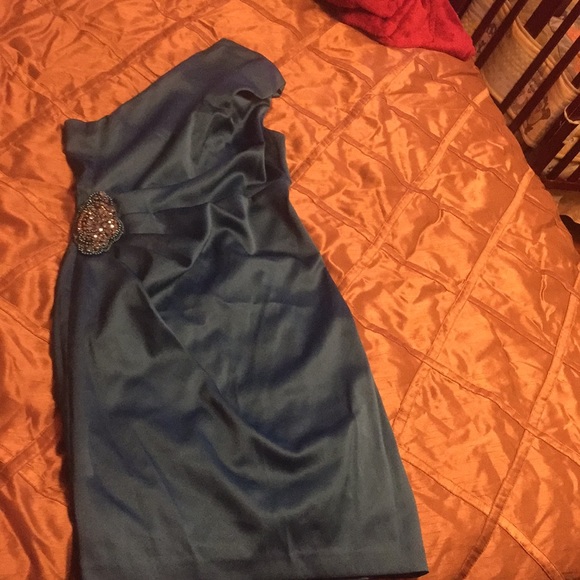 Dress - Picture 2 of 2